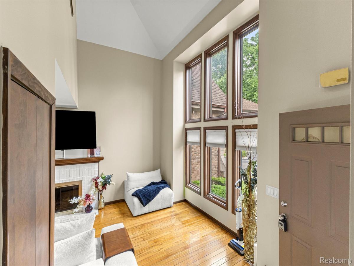 MLS #20251008793 image #0