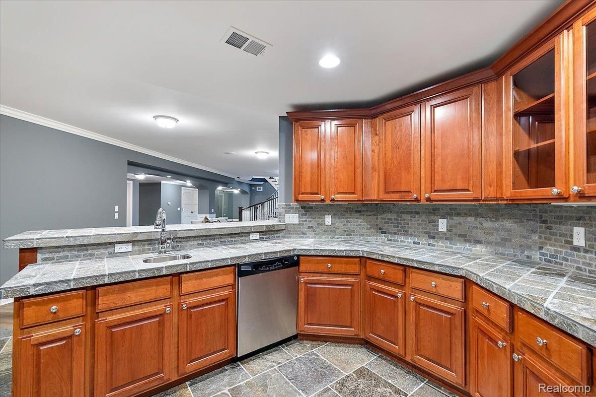 MLS #20251011015 image #0