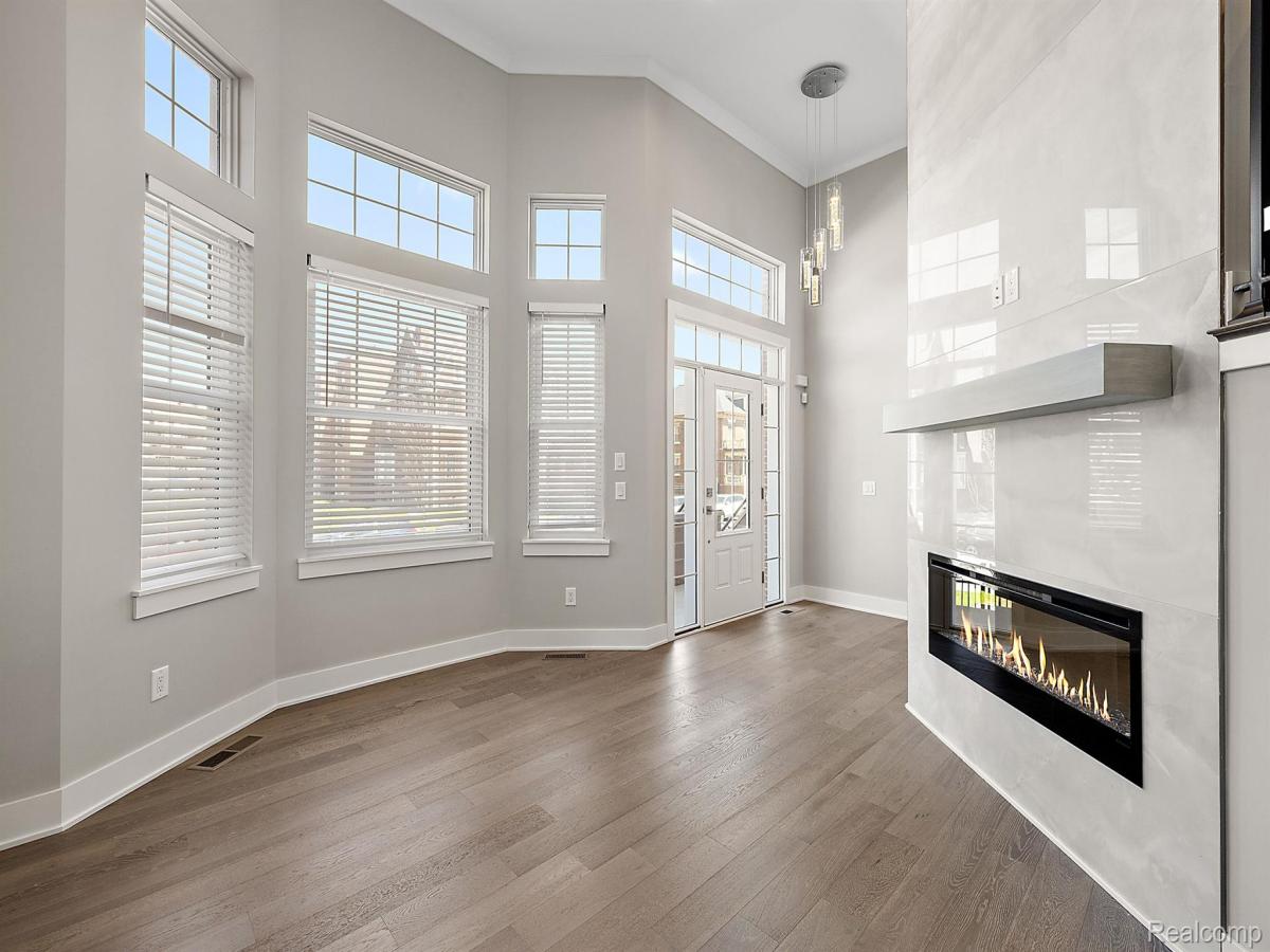 MLS #20251023830 image #0