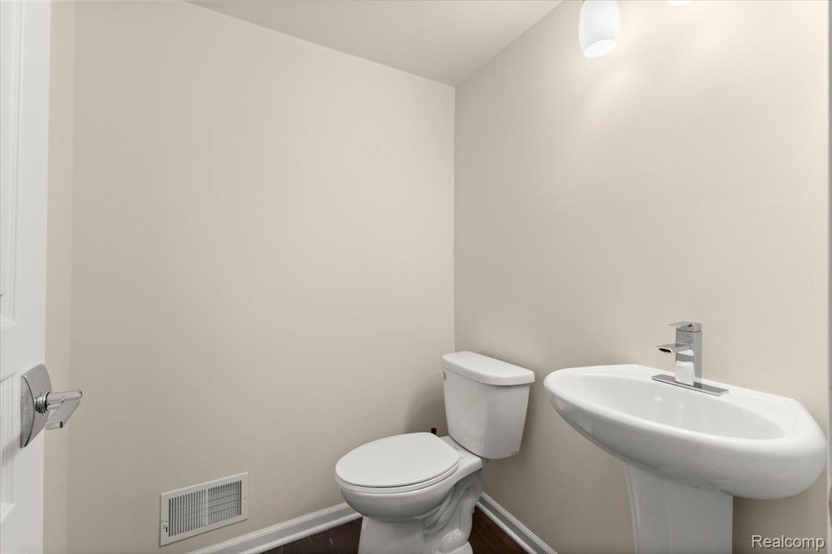 MLS #20251025890 image #0