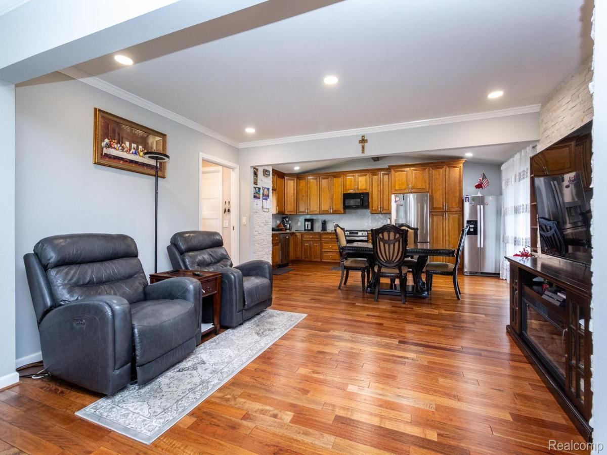 MLS #20251027128 image #0