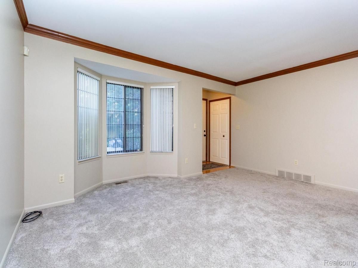 MLS #20251038039 image #0