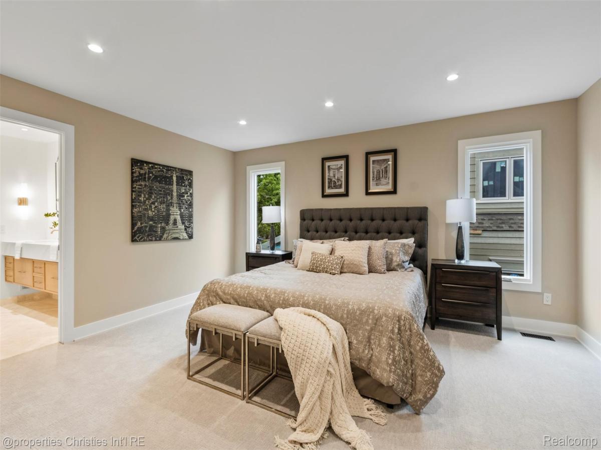 MLS #20251040340 image #0