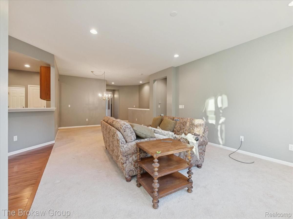 MLS #20251041620 image #0