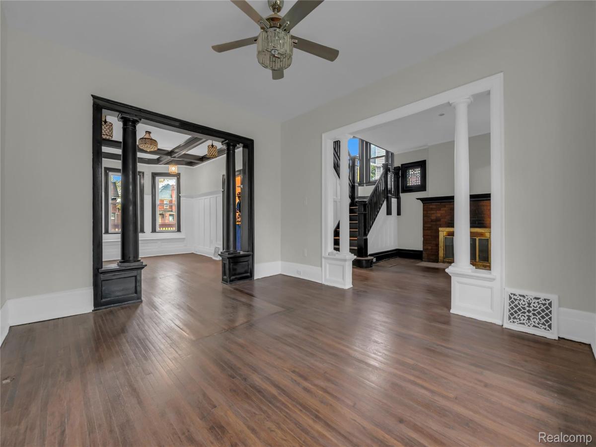 MLS #20251045175 image #0