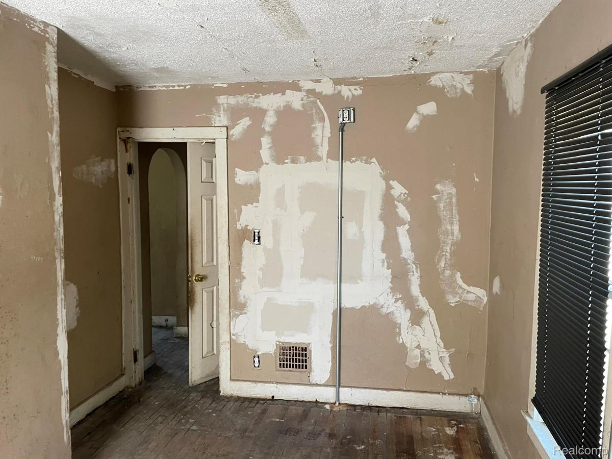 MLS #20251045600 image #0