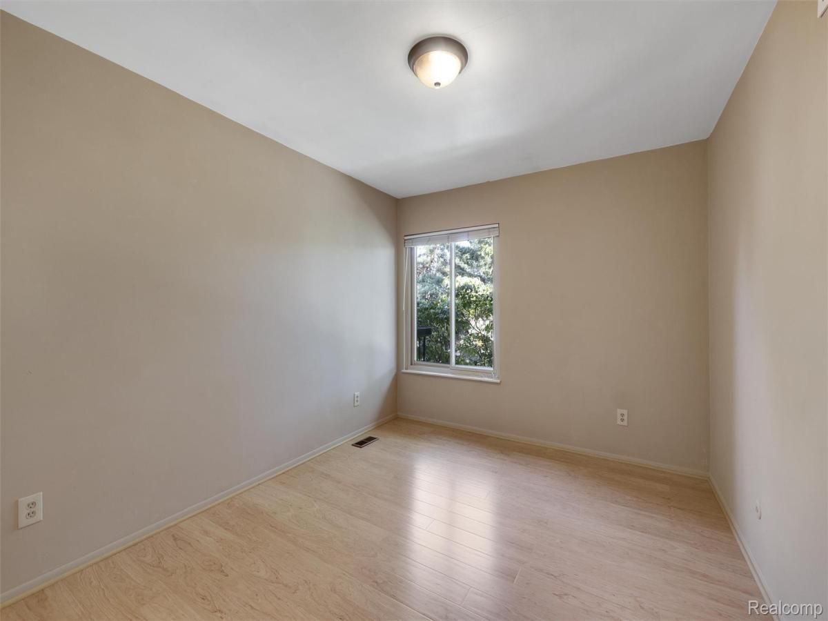 MLS #20251046240 image #0