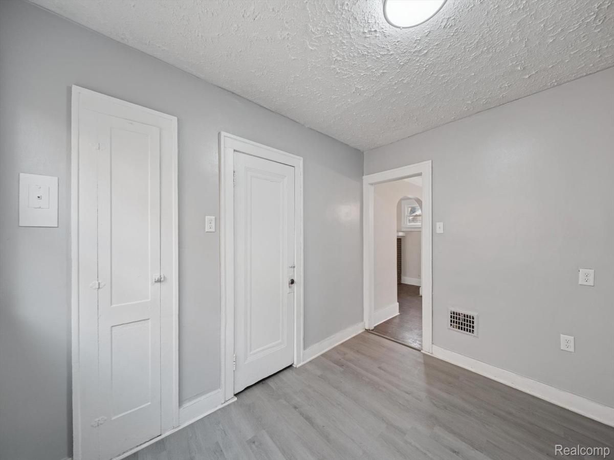 MLS #20251047918 image #0