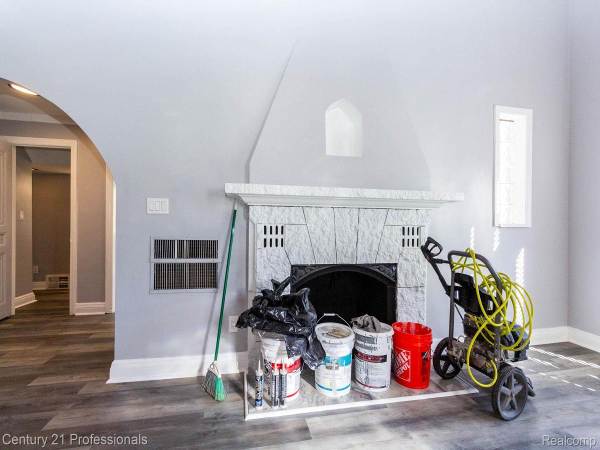 MLS #20251049038 image #0