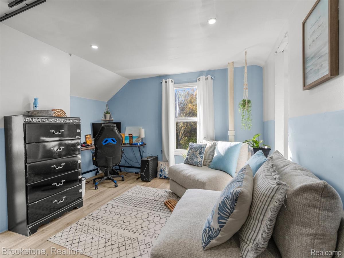 MLS #20251049980 image #0