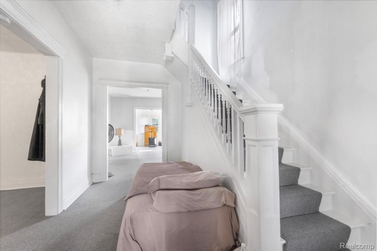 MLS #20251050386 image #0