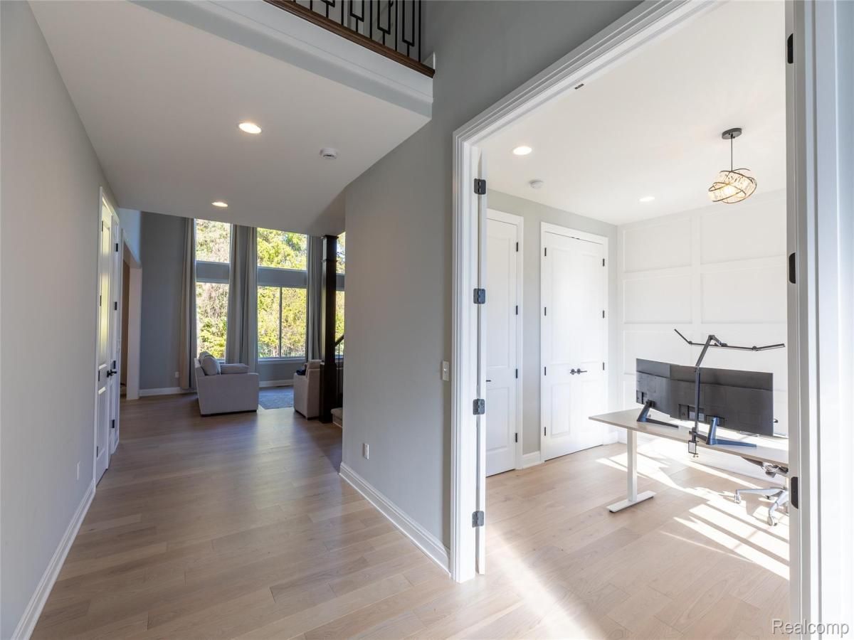 MLS #20251050826 image #0