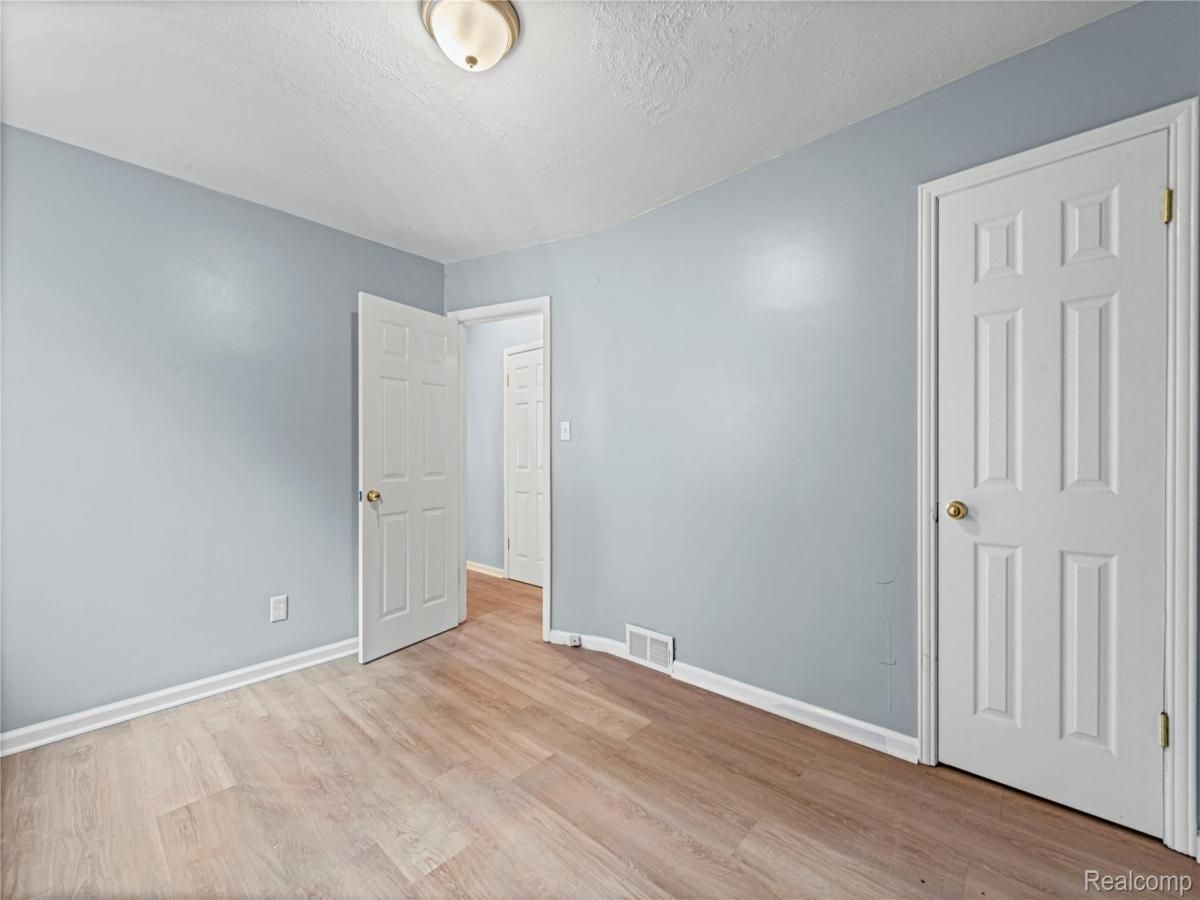 MLS #20251051985 image #0