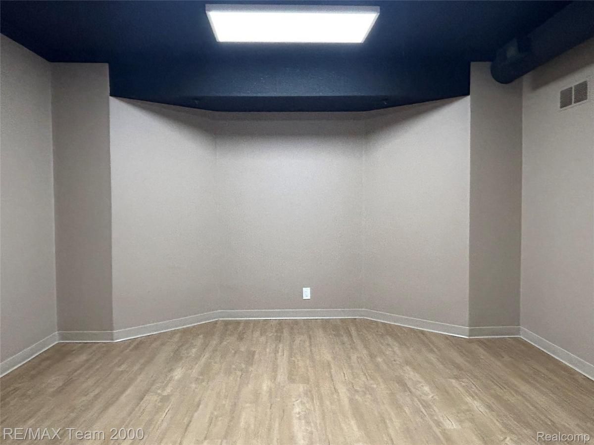 MLS #20251057227 image #0