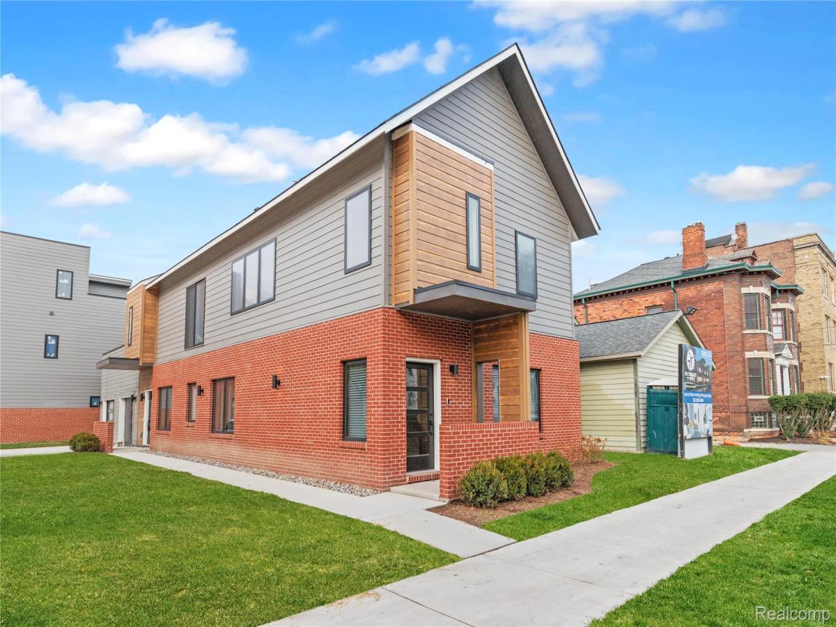 MLS #20261034575 image #0