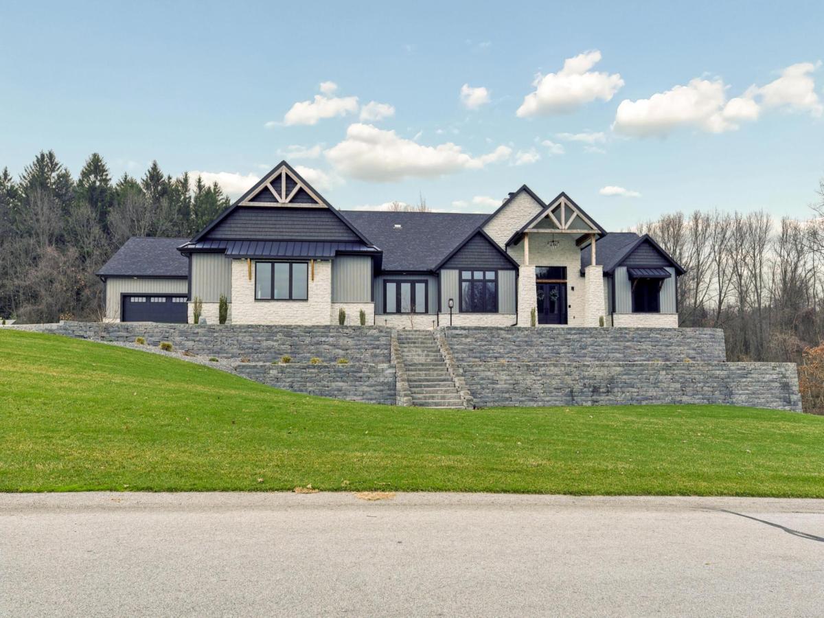 MLS #69026012453 image #0
