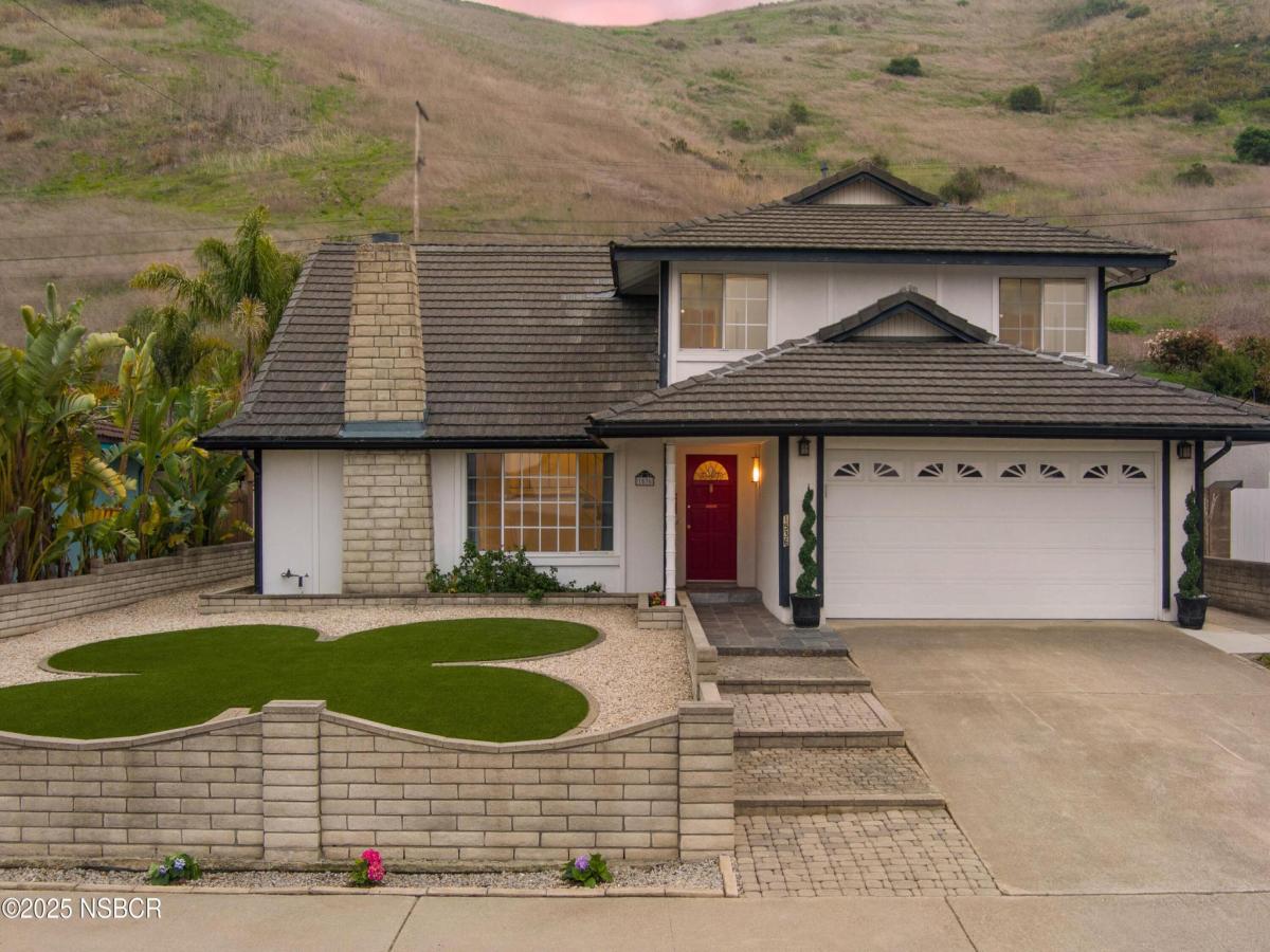 MLS #25000619 image #0