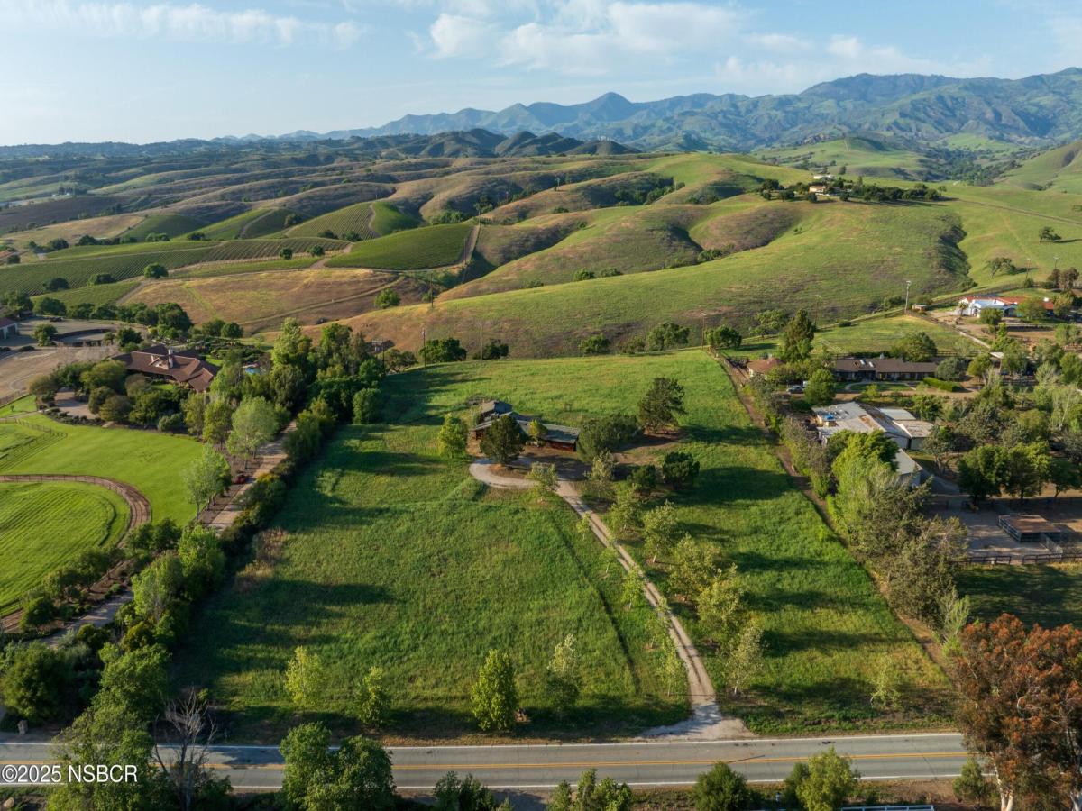 MLS #25000861 image #0