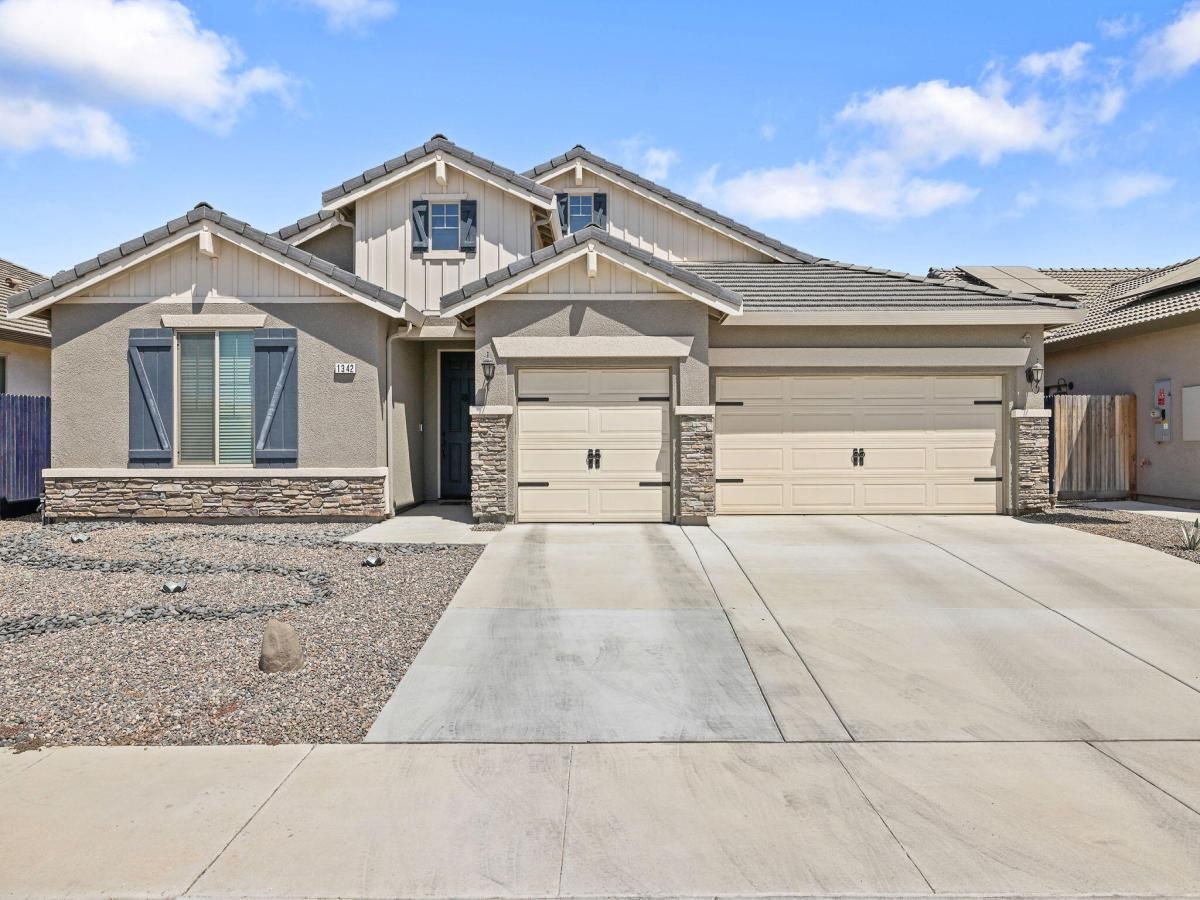 MLS #236945 image #0