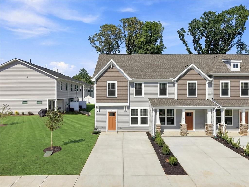 MLS #20303205 image #0
