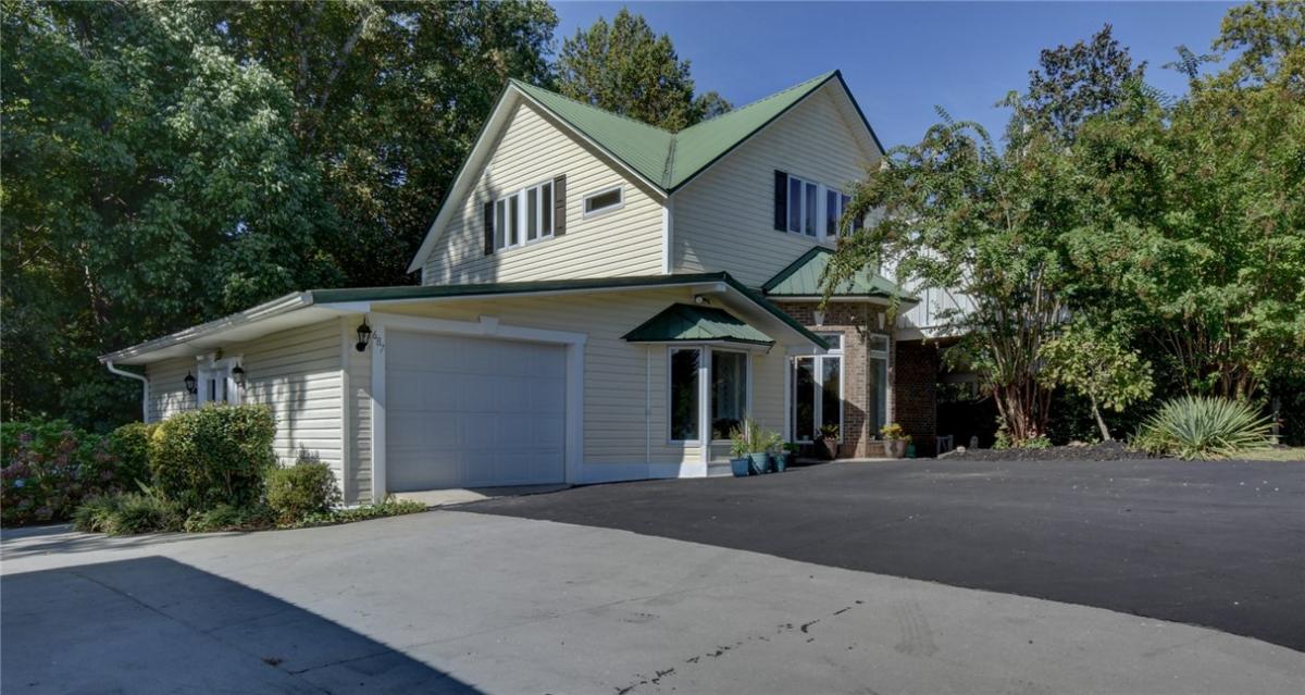 MLS #20306133 image #0