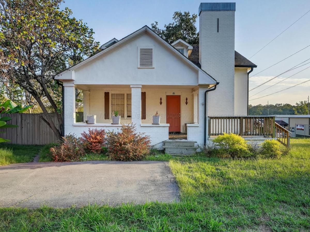 MLS #25-2042 image #0