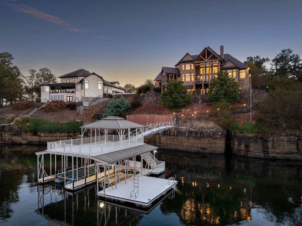 MLS #25-2221 image #0