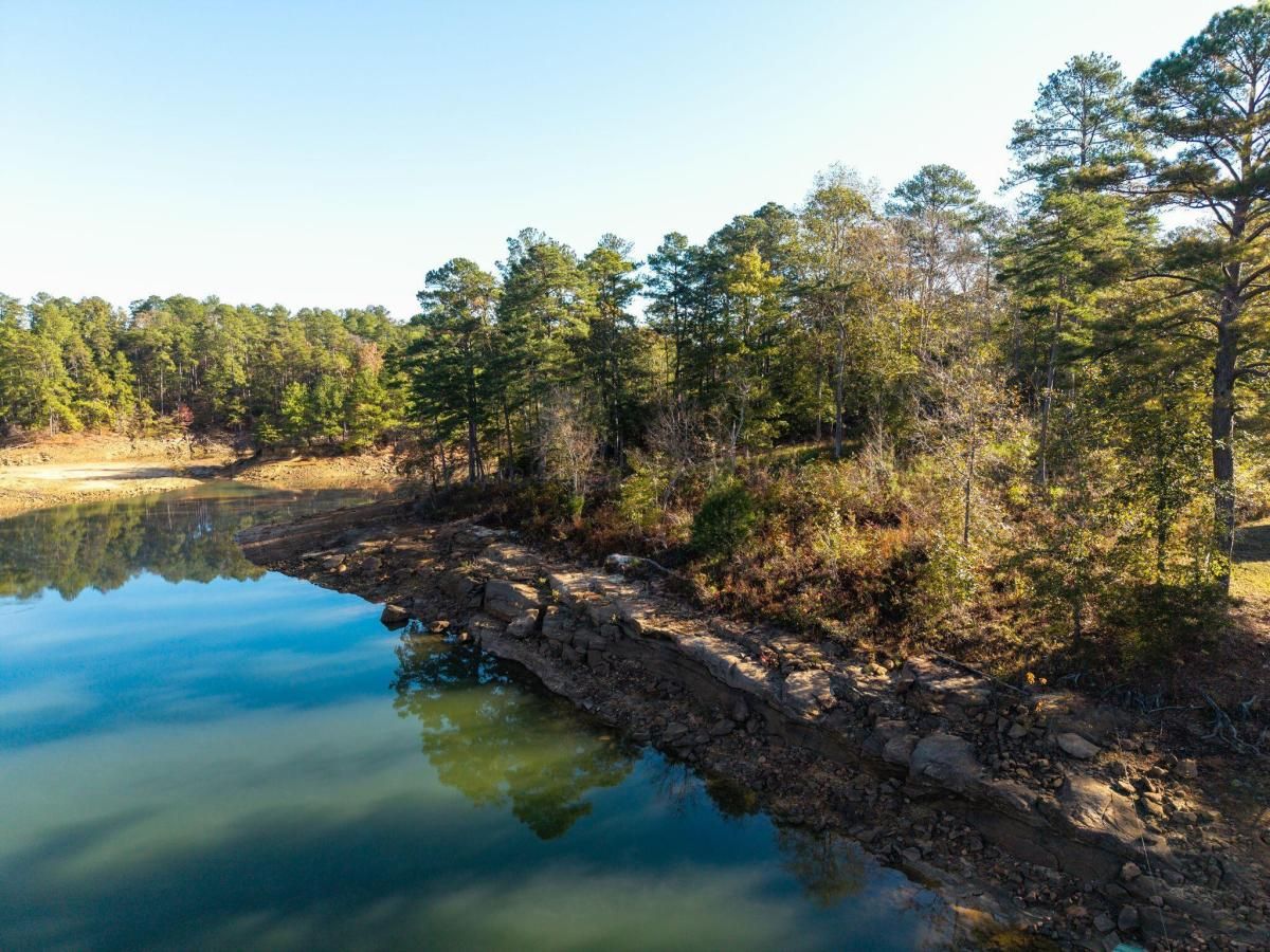 MLS #25-2248 image #0