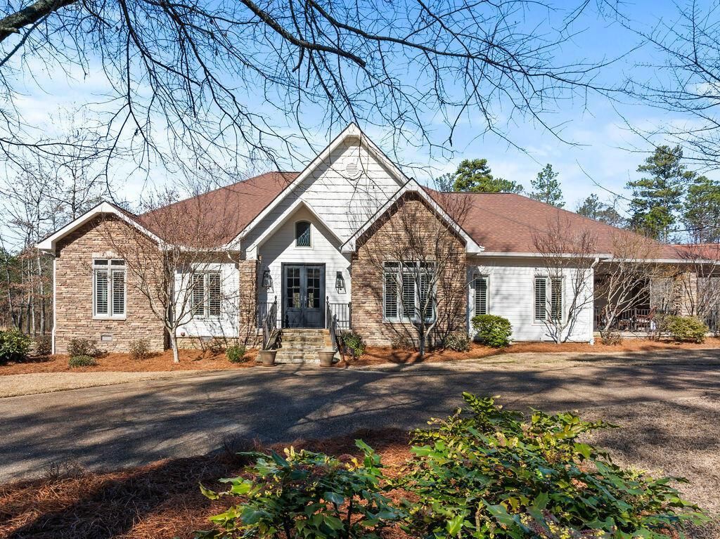 MLS #25-422 image #0