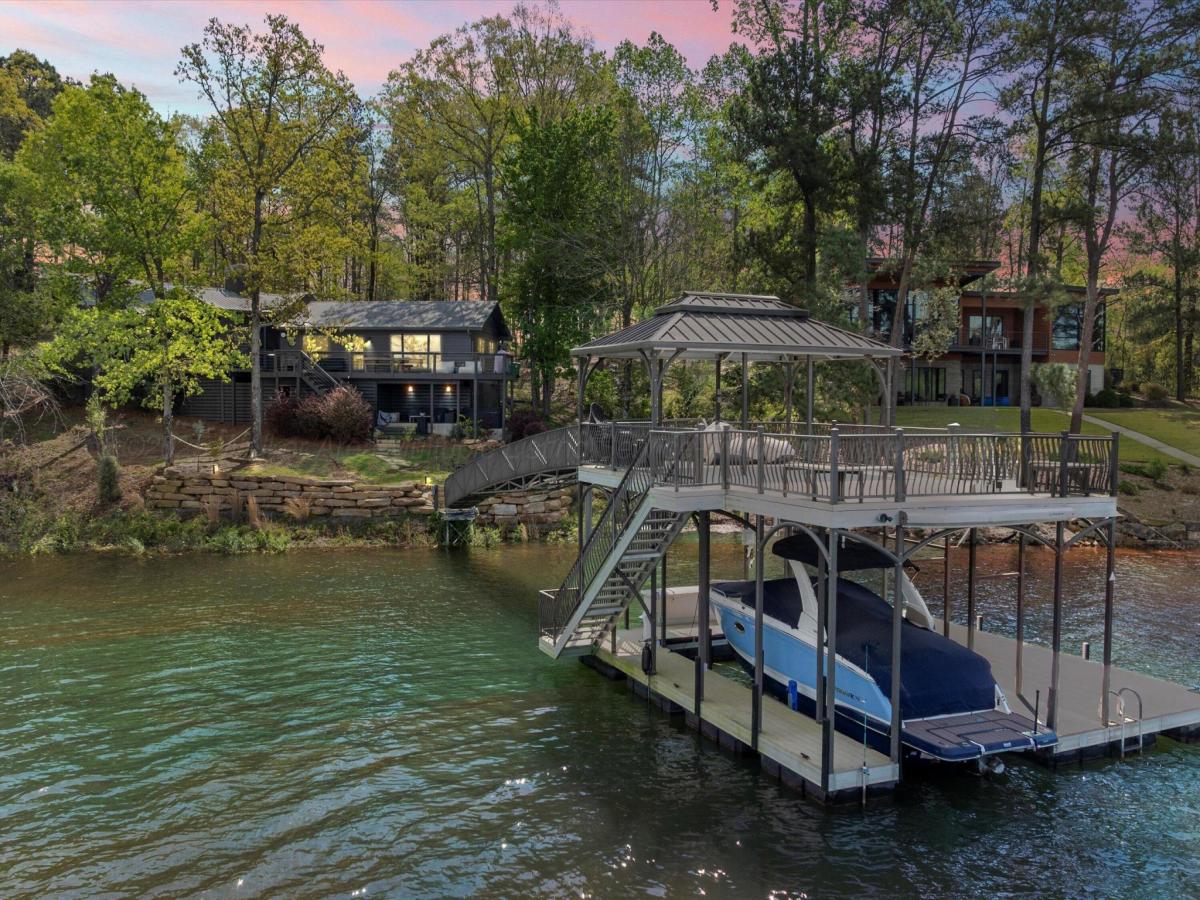 MLS #25-813 image #0