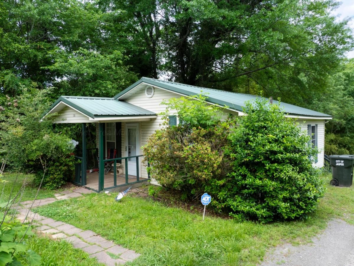 MLS #25-988 image #0